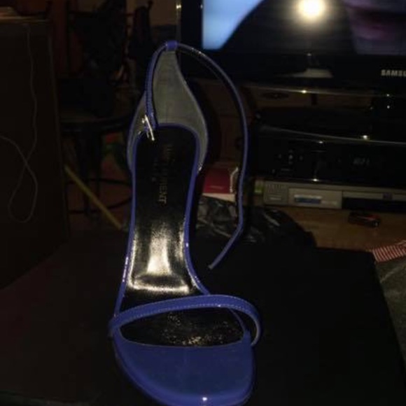 Never been worn. Brand New  ysl size 8.